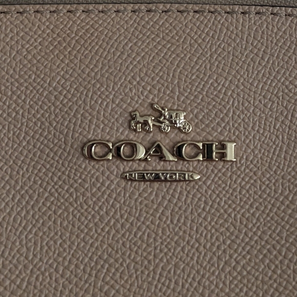 Coach Mini Christie  Carryall /Double Zipper Bag. - Picture 3 of 15